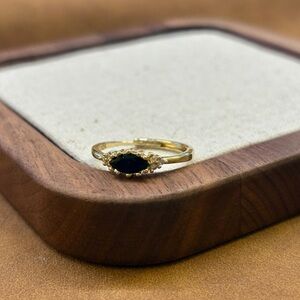 Elegant Gold and Black Stone Ring